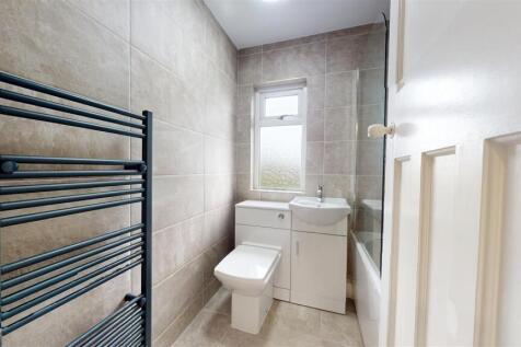 Higher Lane Bathroom