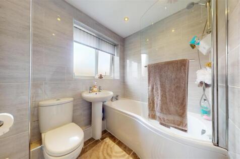 Barwell Avenue Bathroom