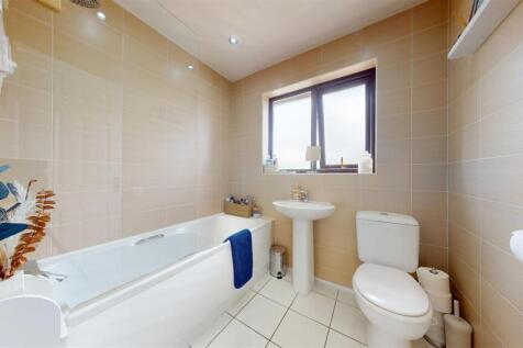 Brookside Way Bathroom