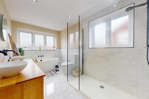 Paisley Avenue Bathroom