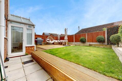 Paisley Avenue Rear Garden