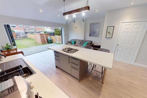 Cross Pit Lane Kitchen