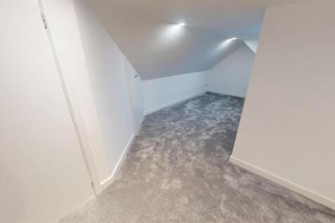 Cross Pit Lane Bedroom
