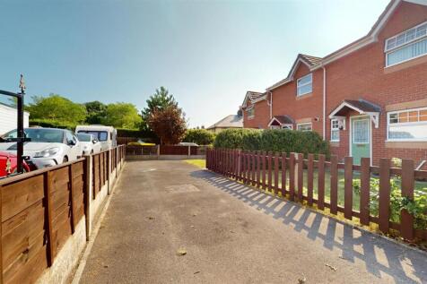Bourne Gardens Driveway