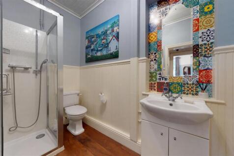 Leach Lane Shower Room