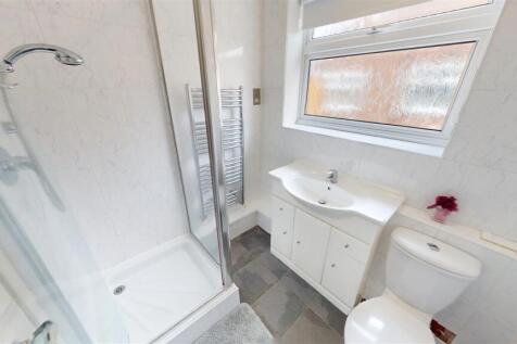 Oaktree - Bathroom.jpg
