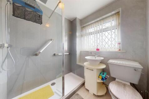 Poynter Street Shower Room
