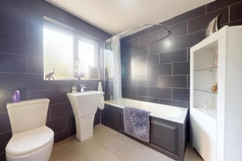 Masefield Grove Bathroom