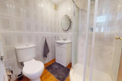Knowsley Road Shower Room