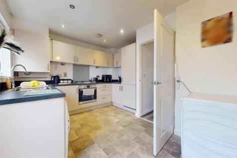 Deerfield Close Kitchen