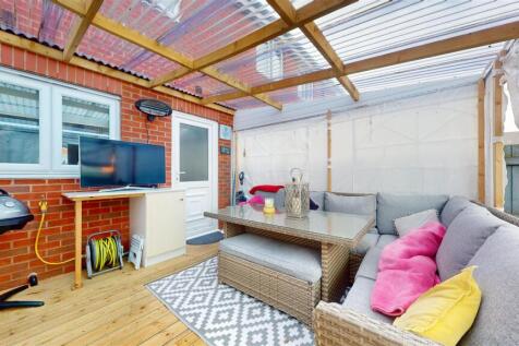 Deerfield Close Rear Garden