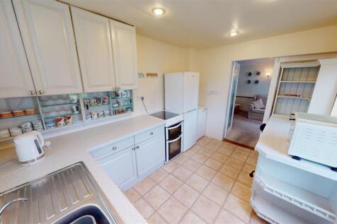 Longwood Close Kitchen