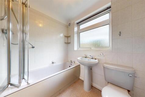 Longwood Close Bathroom