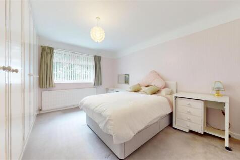 Longwood Close Bedroom