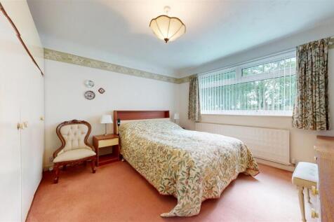 Longwood Close Bedroom