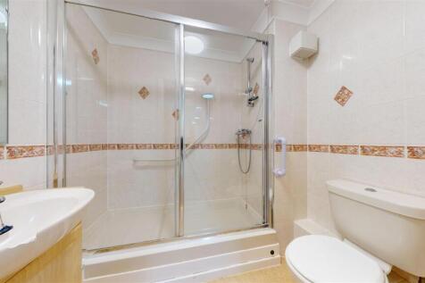 Henbury Court Shower Room