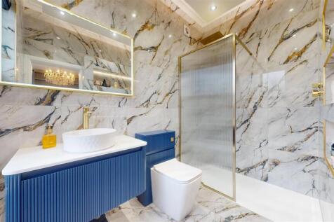 Dentons Green Lane En-suite