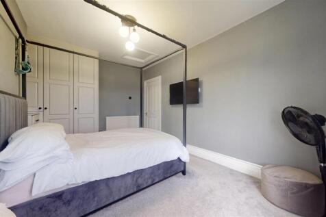 Dentons Green Lane Bedroom