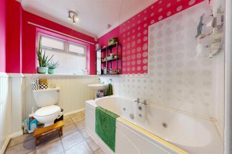 Bold Road Bathroom