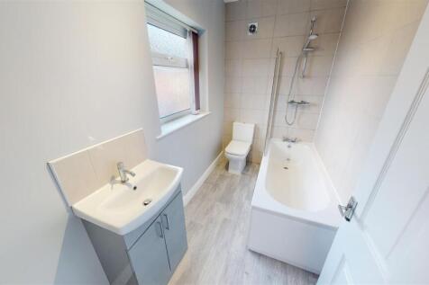 Edge Street Bathroom