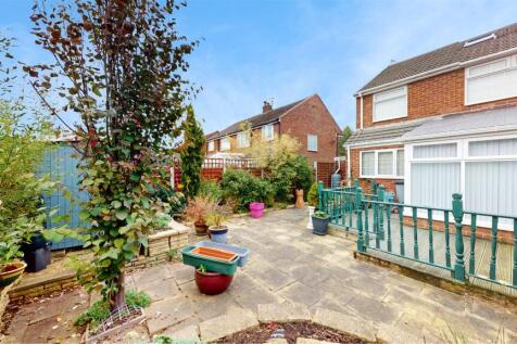 Ecclesfield Road Rear Garden