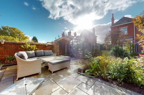 Kings Road Rear Garden