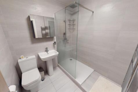 Coronation Walk Bathroom