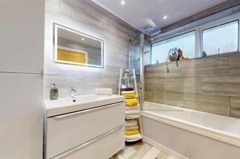 Severn Close Bathroom