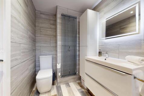 Severn Close Bathroom