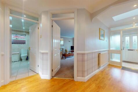 Tern Way, Hallway