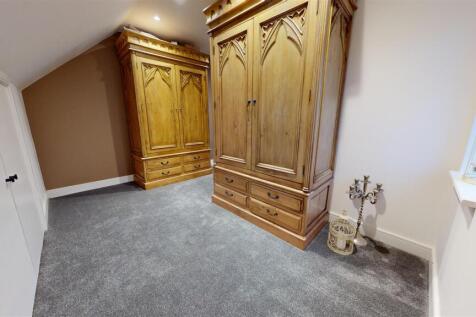 Argyle Road Walk in Wardrobe