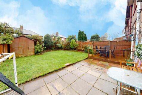 Leslie Road Rear Garden