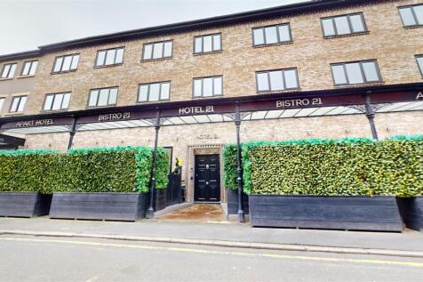 Stanley Street To Let