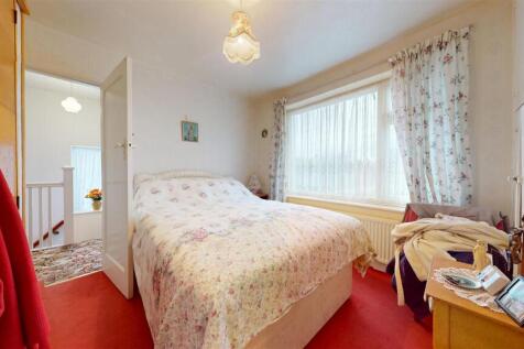 Queens Drive Bedroom