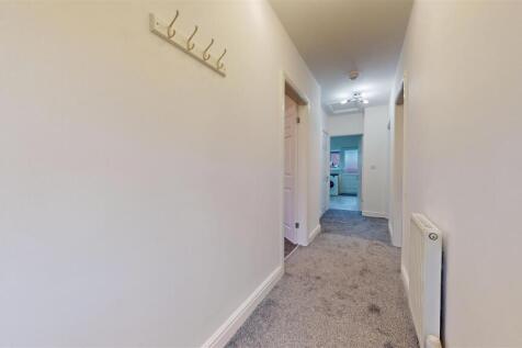 Tennyson Street, Hallway