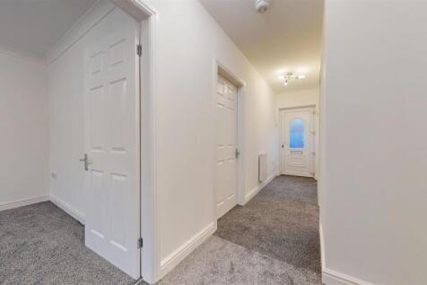 Tennyson Street, Hallway