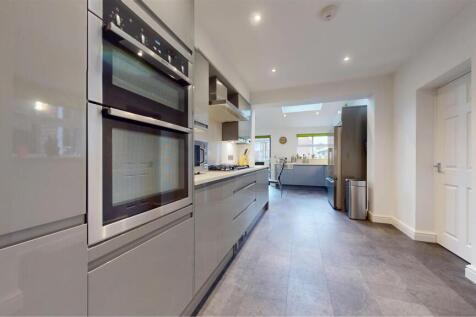 Eagle Crescent Kitchen