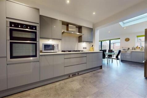 Eagle Crescent Kitchen