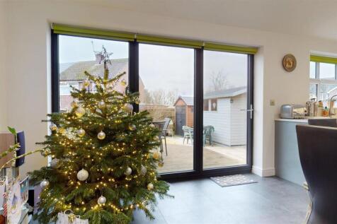 Eagle Crescent Kitchen