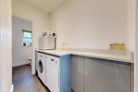 Eagle Crescent Utility