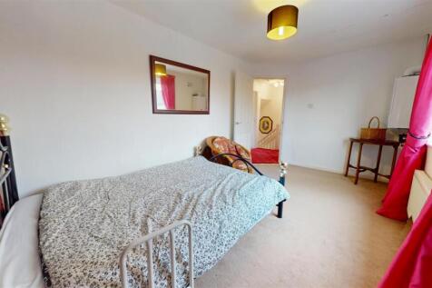 Holly Bank Grove Bedroom