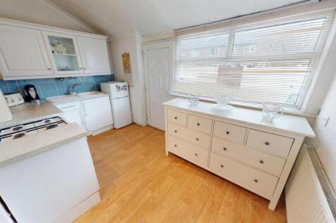 Holly Bank Grove Kitchen