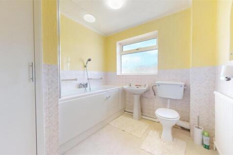 Linford Grove Bathroom