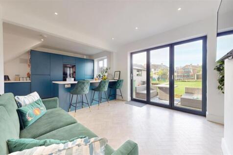 Heron Grove Kitchen Diner