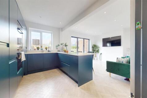 Heron Grove Kitchen Diner