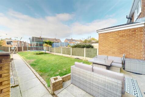 Heron Grove Rear Garden