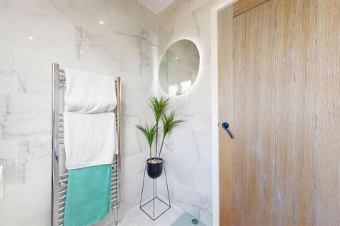 Heron Grove Bathroom