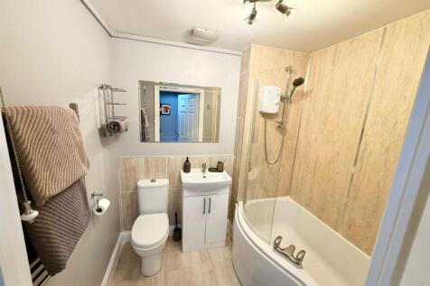 Oak Field Bathroom.JPG
