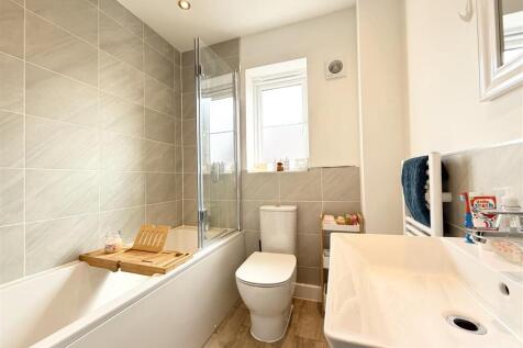 Main bathroom