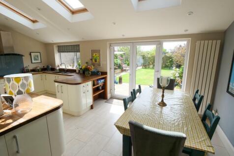 Dining Room Dual Aspect
